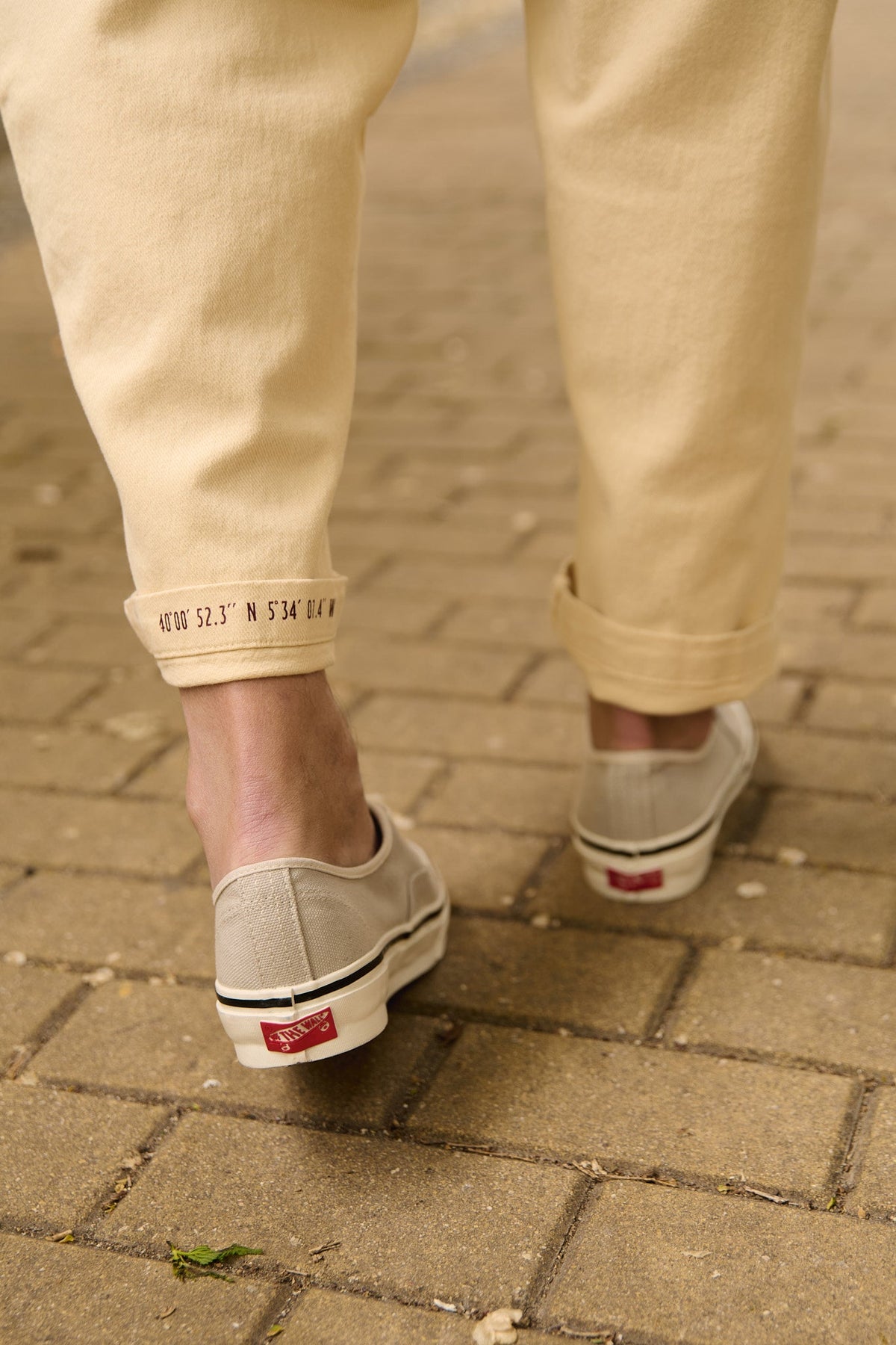 Pantalón Capri Tipo Chino Relaxed-Tapered Cut