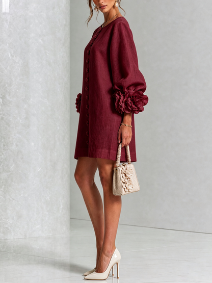 Ilaria | Vestido mini de mezcla de lino con puños de rosa, burdeos