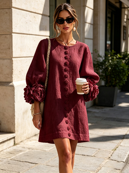 Ilaria | Vestido mini de mezcla de lino con puños de rosa, burdeos