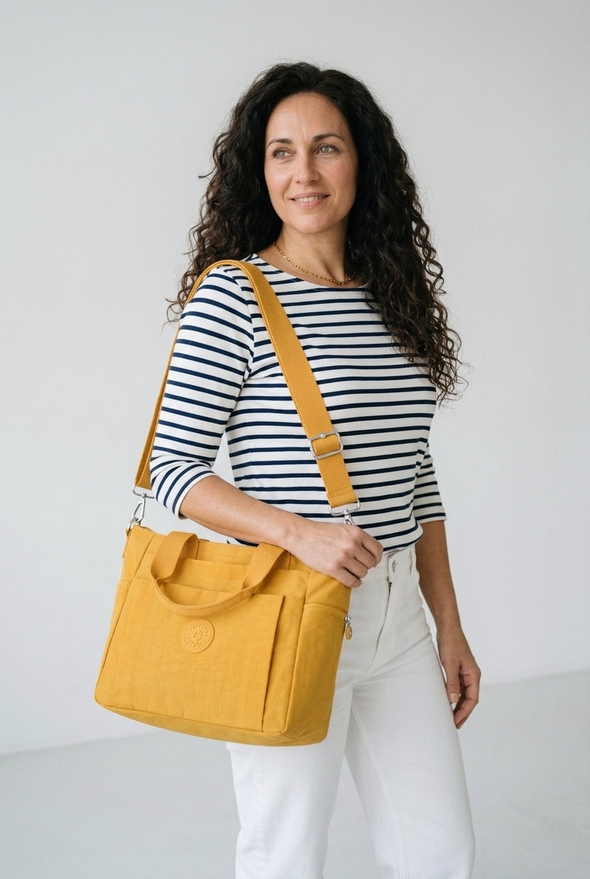 Clara bolso shopper llevado por modelo